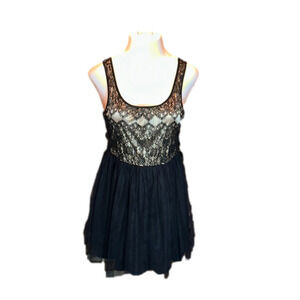 WET SEAL Fabulous Black & Gold Lace Cocktail, Holiday, or Party Dress! Size L